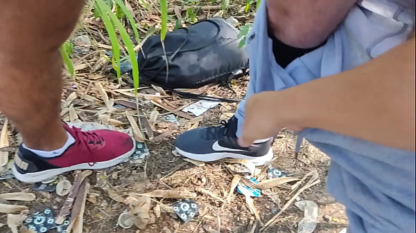 Download Video - Passando na trilha achei um urso rabudo do pau grosso&comma; fiz a festa em cima dele - FULL RED