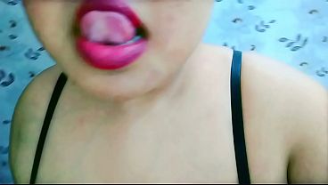 أمارس العادة السرية مع زوجي عبر الهاتف عندما أشعر بالشهوة.