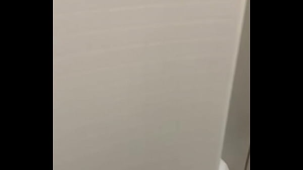 thumb peeing