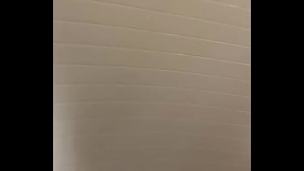 thumb peeing