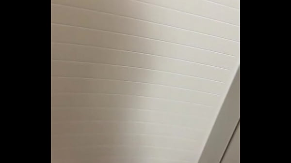 thumb peeing