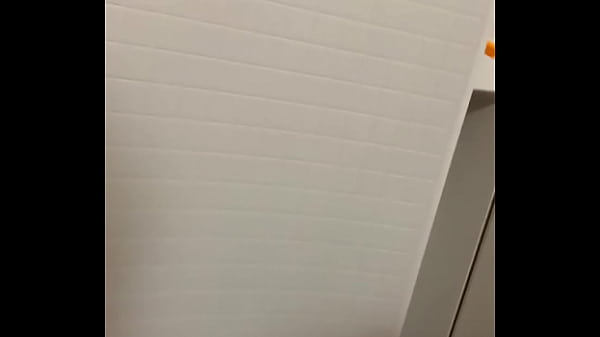 thumb peeing