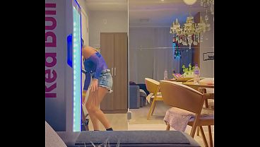 After the show, it was at home that my cuckold got off with a blowjob from his hotwife: I teased him, gave him head, and got him all worked up. All it took was for me to touch his asshole and he came!