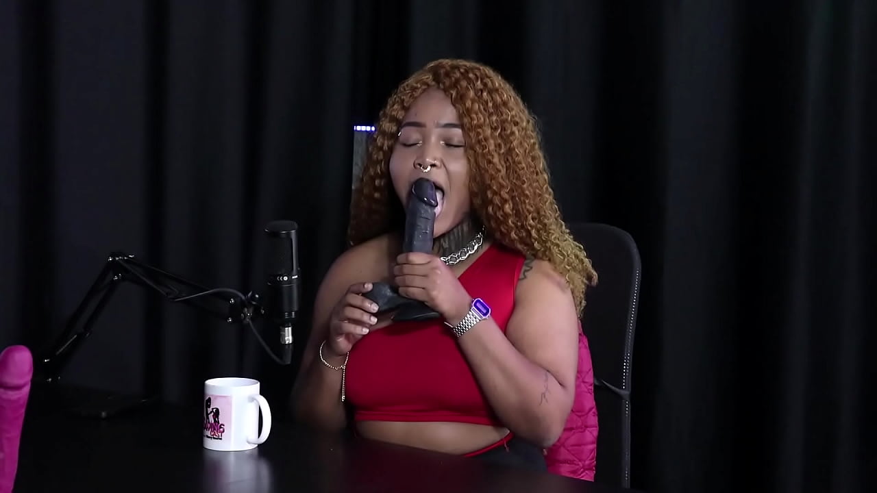 Le hizo una mamada a una polla de juguete negra y luego se quitó la ropa, mostrando sus pechos y su coño - Black Duquesa (SHEER/RED)
                    lesbian black sexy amateur lingerie brazil beauty compilation gostosa glamour romantic sex only women muchos negros