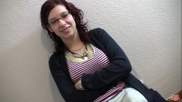 Download Video - Ozito por fin follara en su primera escena porno junto a Zenda