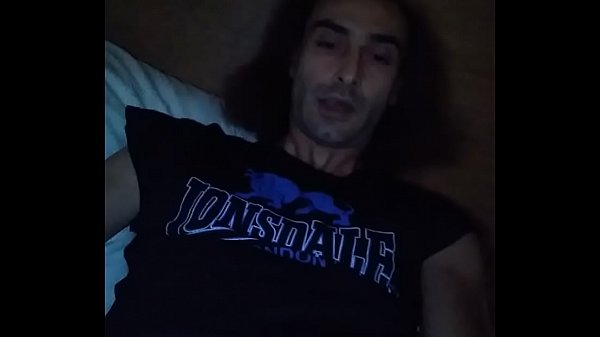 Download Video - In Albergo grandi emozioni 3&period;Stare sotto le lenzuola e farsi coccolare&comma;sentirsi in pace con i sensi&period; Fare yoga&period;Masturbarsi &egrave; poi eiaculare&period;