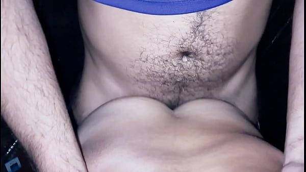 Meu namorado fodeu o cuzinho de um desconhecido...