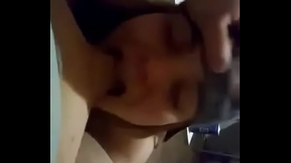 Salope Suce Une Bite