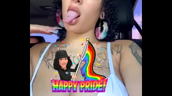 Chicago pride bound️ #pride #Chicago #bisexual #puertorican #booty #curls #beauty #tits #natural