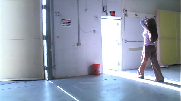 Hunter Bryce Likes Her Sex Sloppy And Wet From Her Squirting Buckets Of Cum