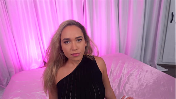 Curvy Briana Moon Sucks A Dick To Treat Her Horniness