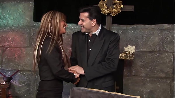 Claus appears and shows the stepsisters how its done