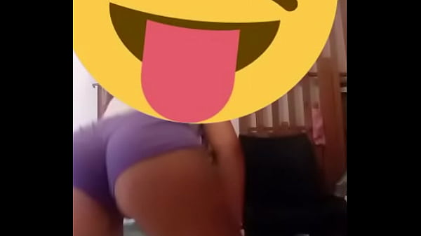 Mina rebolando