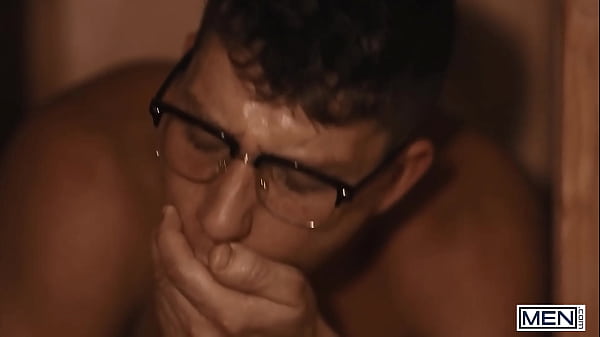 MEN - Paul Canon Finds A Glory Hole In An Art G...