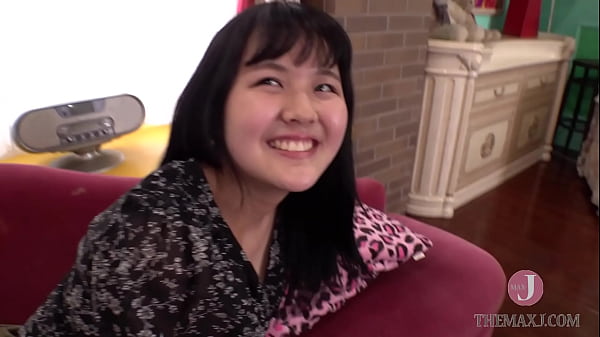 Having lovey-dovey sex with G-cup shaved pubic Uka-chan!