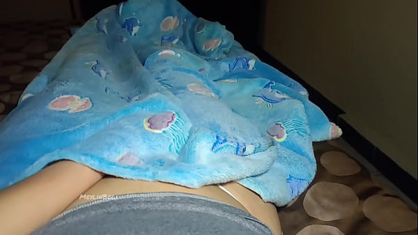 Download Video - LA NOVIA DE MI MEJOR AMIGO ME ENVIA VIDEOS MASTURB&Aacute;NDOSE QUIERE QUE LA FOLLE NOSE QUE HACER