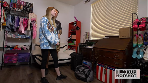 Stunning Slut Ailee Anne Is Addicted To Bryan Gozzling's Sloppy Sex!