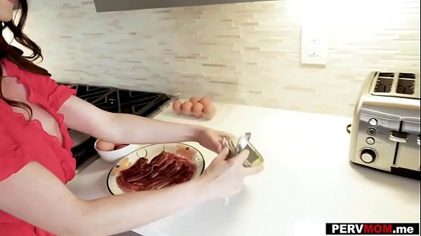 Stepmom with huge boobs sucked me off in the kitchen