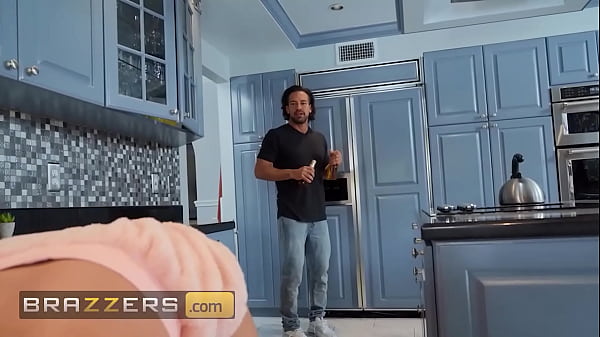 Download Video - &lpar;Phoenix Marie&rpar; Gets Stuck In The Dishwasher &lpar;Johnny&rpar; Frees Her For A Price - Brazzers