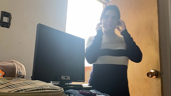 College girl pays her room rent with her huge ass. in spanish, Subtitled in English.