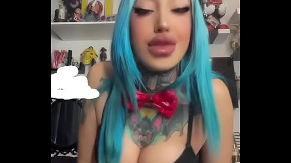 perra caliente otaku sexy de pelo azul hara que se te ponga dura
