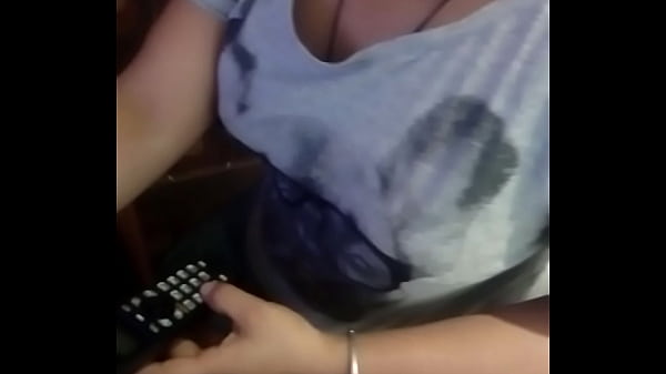 thumb boobs