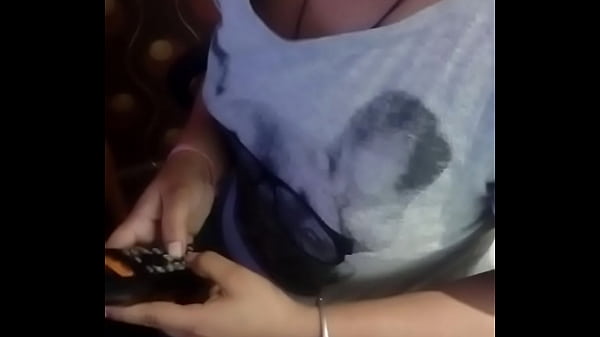 thumb boobs