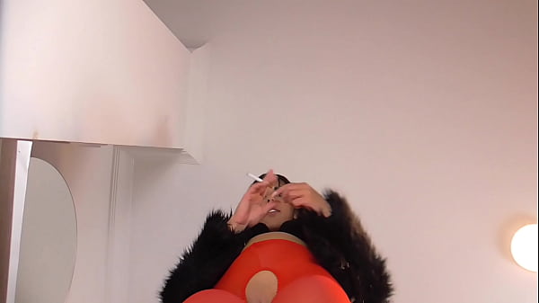 Gianni introduces his girlfriend Jenny to filming porn as he pounds her on set