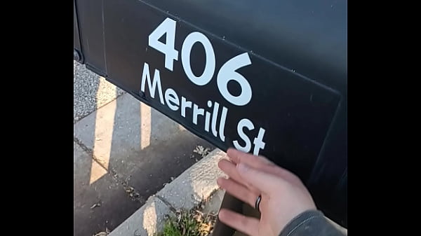 Sexy mailbox attempts to seduce step-human
