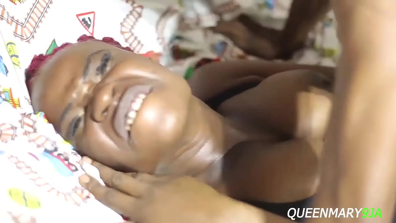 La reina de ébano negra gime fuerte ante una gran polla negra
                    fucking hardcore sexy creampie doggystyle fingering closeup hairy ebony pussyfucking cute horny hardsex moan big butt black cock wet pussy muchos negros