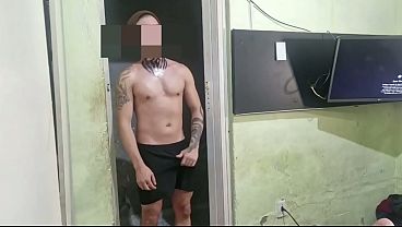 Me quedé a dormir en casa de un amigo y tuve sexo increíble con él.
                   Me quedé a dormir en casa de un amigo y tuve sexo increíble con él. muchos negros