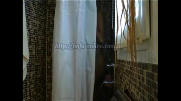 vicky xipolitaky analisa santi shower