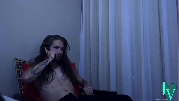 The Neighborhood Studio - FREE Long Distance Love *Jonny Valetine*