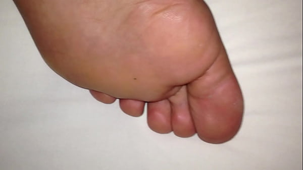 Cum on wifes s. feet