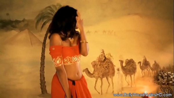 Indian Actress Loves Being Nude