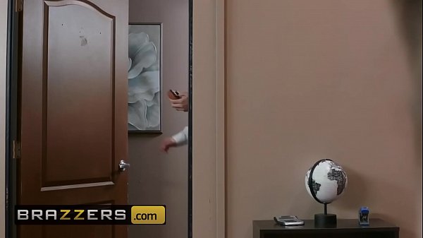 Download Video - Big Tits at Work - &lpar;Karma Rx&comma; Xander Corvus&rpar; - The Ho In The Donut - Brazzers