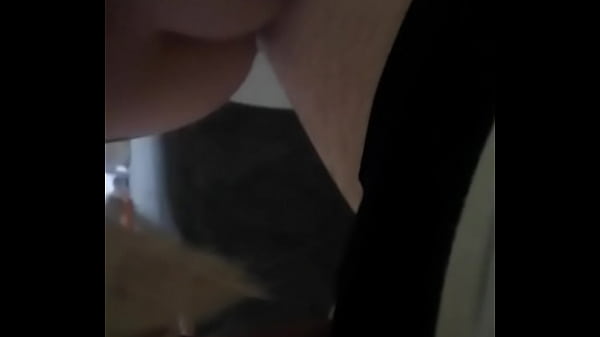 Minha esposa se exibindo pelas praias do Brasil