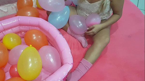 Playing with Balloons !!!