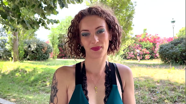 La superbe Stella, 24ans, a une pr&eacute;dilection pour le hard...