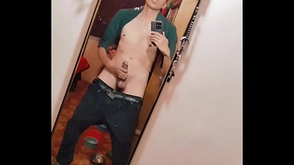 Chacal corneador en el espejo