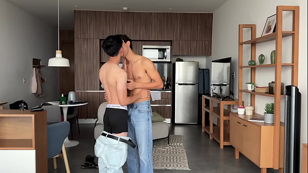 Download Video - My new friend takes my 9in cock - enriquemudu & aaron js241