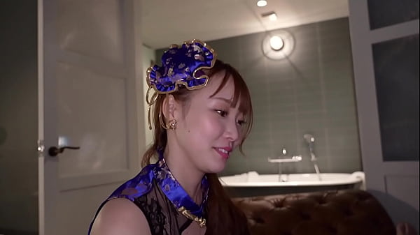 Download Video - パート1 チャイナコスに収まらない巨乳で裏オプ誘導してくる美女は某健全コンカフェのキャストでした。りあ