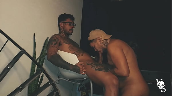 METENDO LEITE NO RABUDO / VICTOR SHAWER