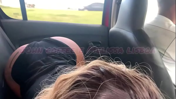 FALL ON THE NET !! Naughty taxi driver couldn't resist the hot passenger