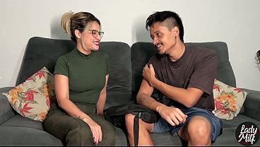親愛なる生徒よ、助けが欲しいなら、私とセックスする必要がある。