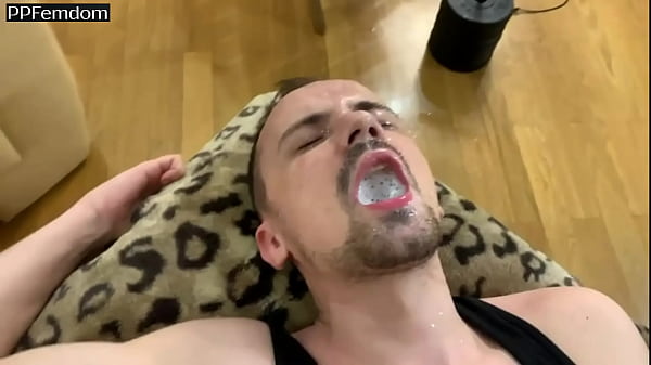 Download Video - Pervert Stepmom and girl Spitting On 's Mouth - Full of Saliva &lpar;Preview&rpar;