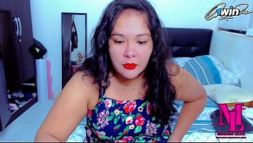 Download Video - Dos latinas culonas follando en un trio con un chico colombiano