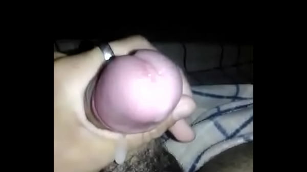 Garoto gozando antes de d.