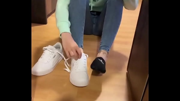 Do you want to smell my sweaty socks?•Full video on OF! ?#socksfetisch #blacksocks #feet #fetish #feetworld ...