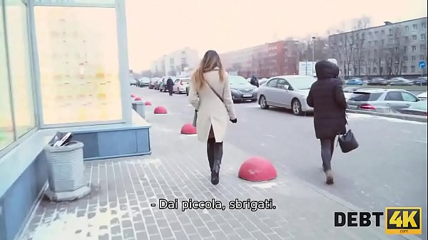 Debt4k la bella ragazza roxy lips compra nuovi vestiti costosi e viene punita per questo